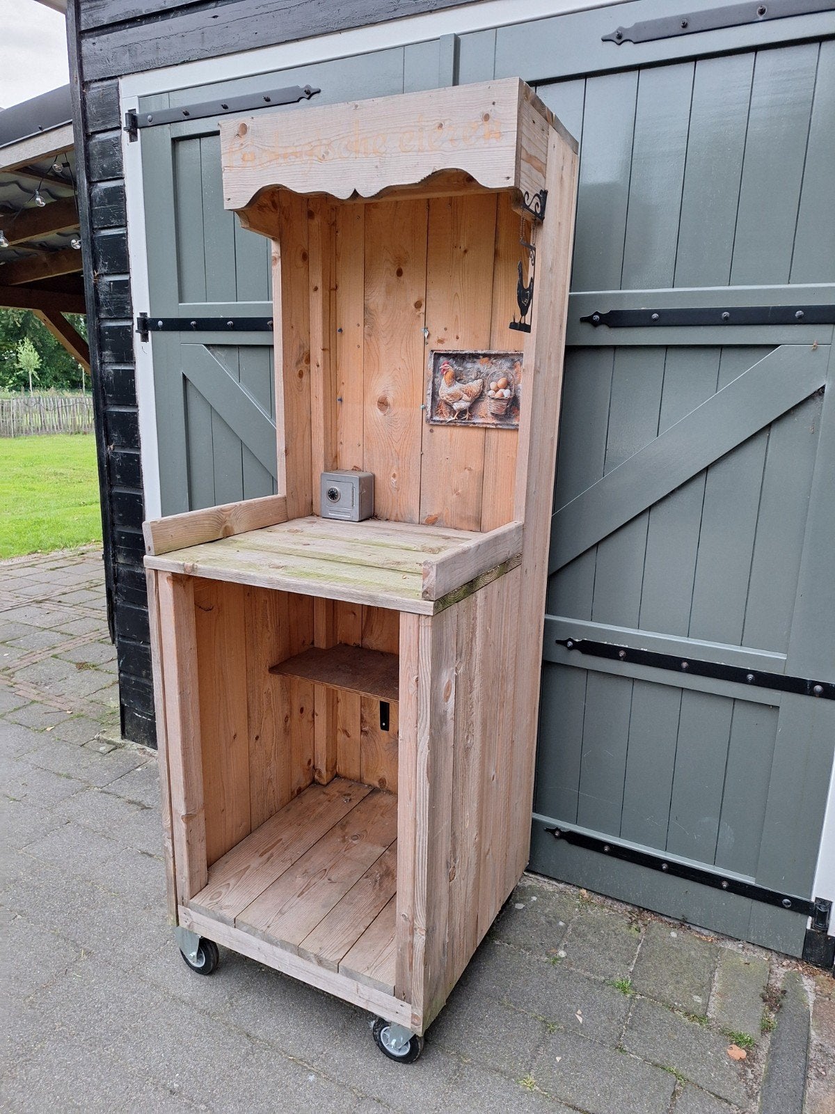 Degelijle verkoopkraam / kraam op wielen, Tuin en Terras, Overige Tuin en Terras, Ophalen