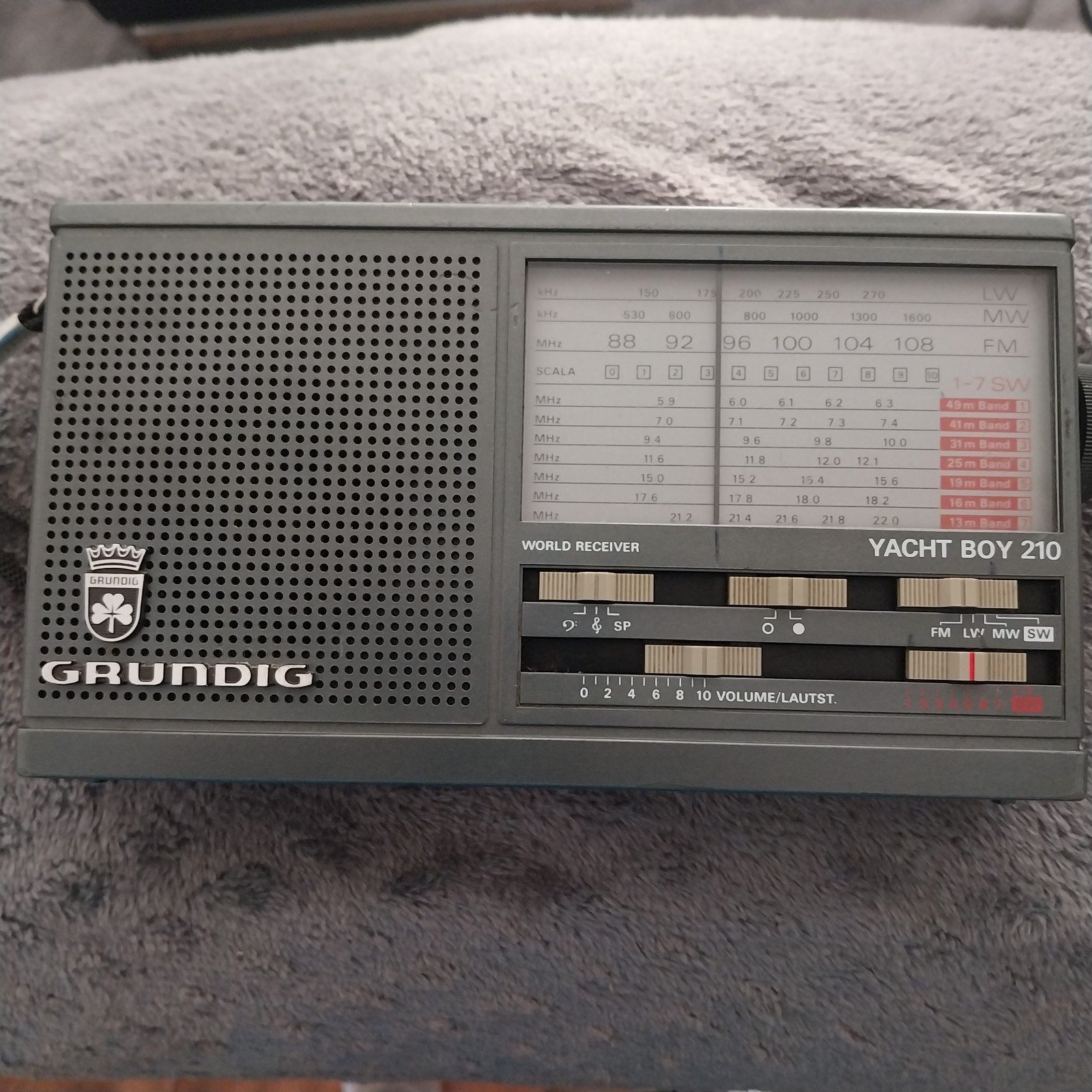 Grundig Yacht Boy 210 Wereldontvanger, Ophalen of Verzenden, Gebruikt, Wereldontvanger