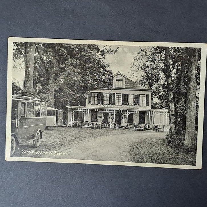 Oranjewoud Friesland Zicht op Hotel Tjaarda met Autobus, Ophalen of Verzenden, 1920 tot 1940, Gelopen, Friesland