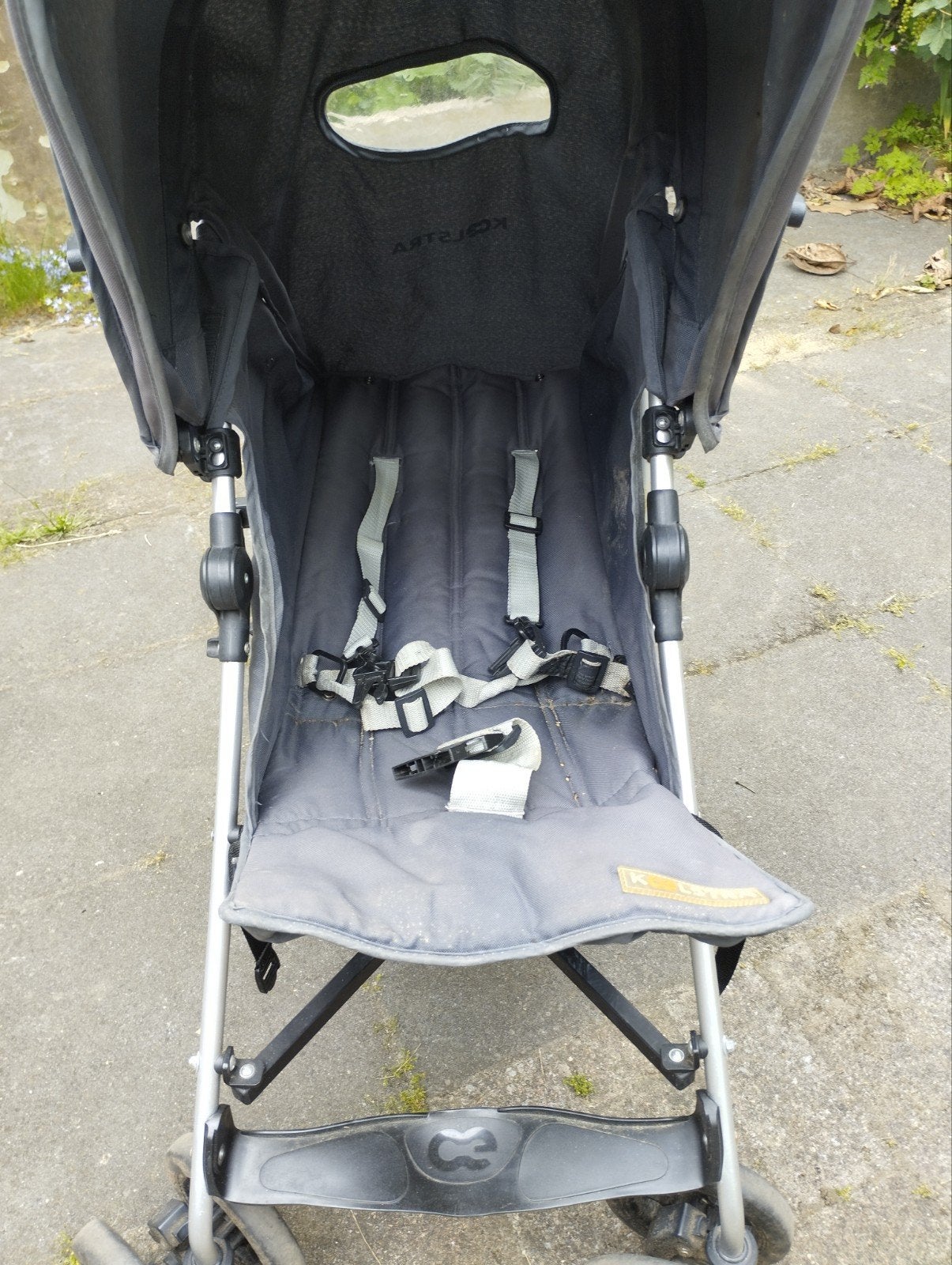 Inklapbare buggy geschikt voor aan fiets, Ophalen