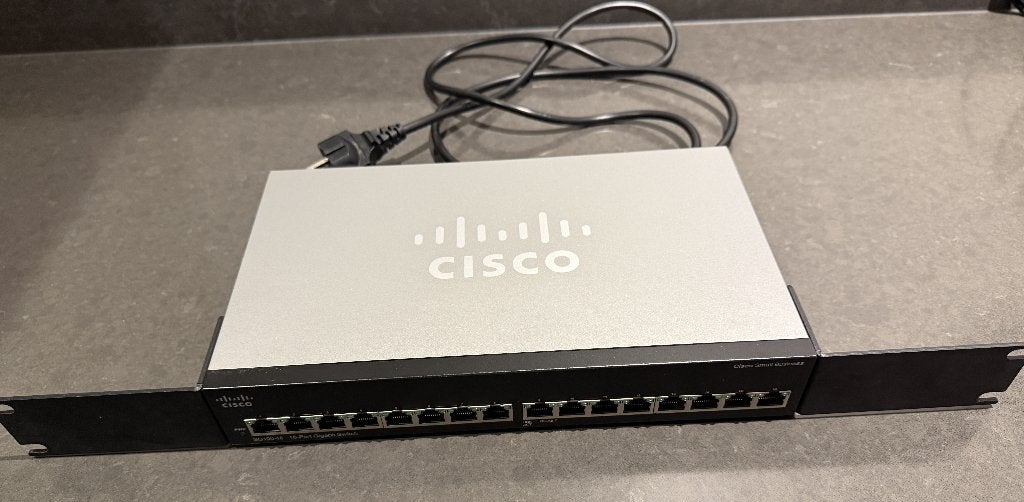 Switch Cisco SG 100-16, Computers en Software, Netwerk switches, Ophalen of Verzenden, Gebruikt