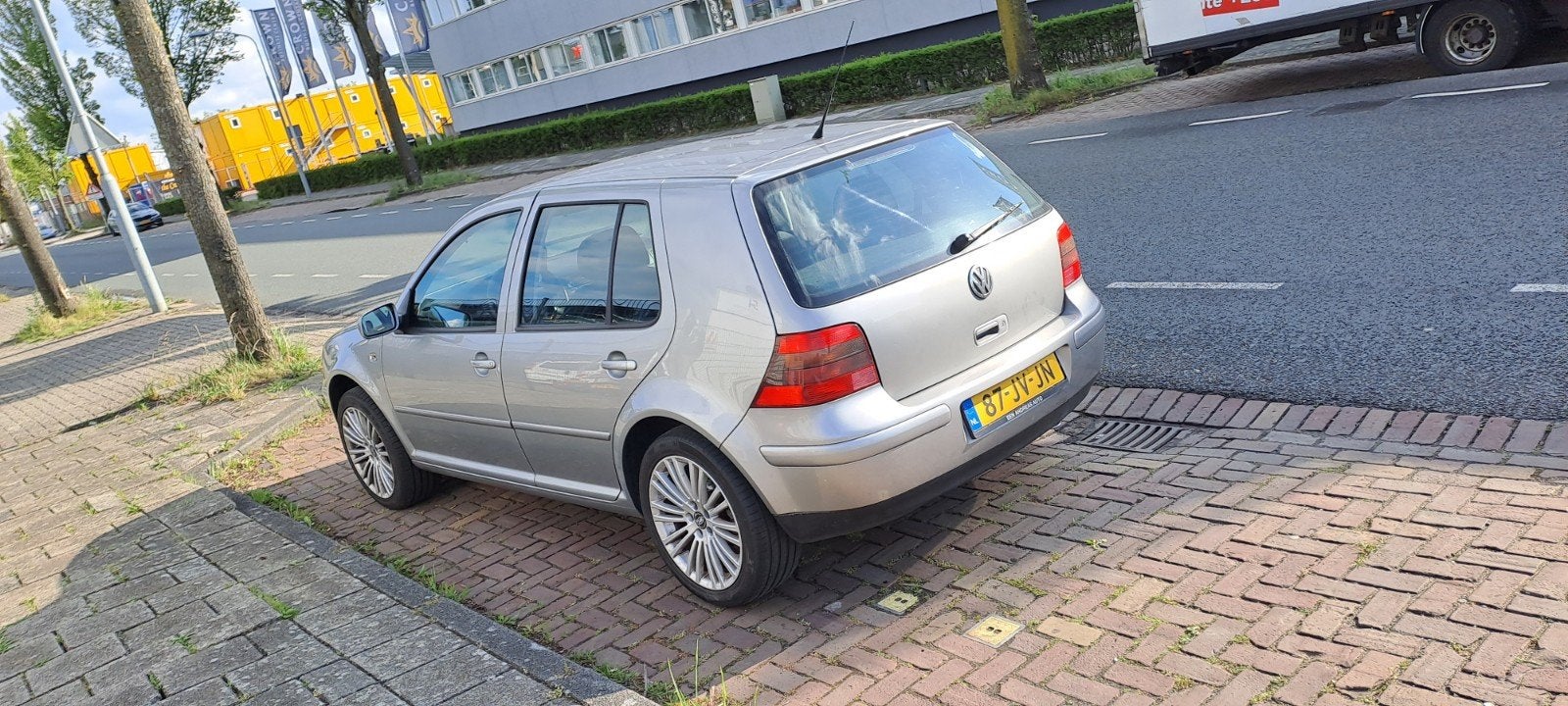 Volkswagen Golf 1.6 77KW 2002 Grijs, Auto's, Voorwielaandrijving, 1145 kg, 4 cilinders, 49 €/maand
