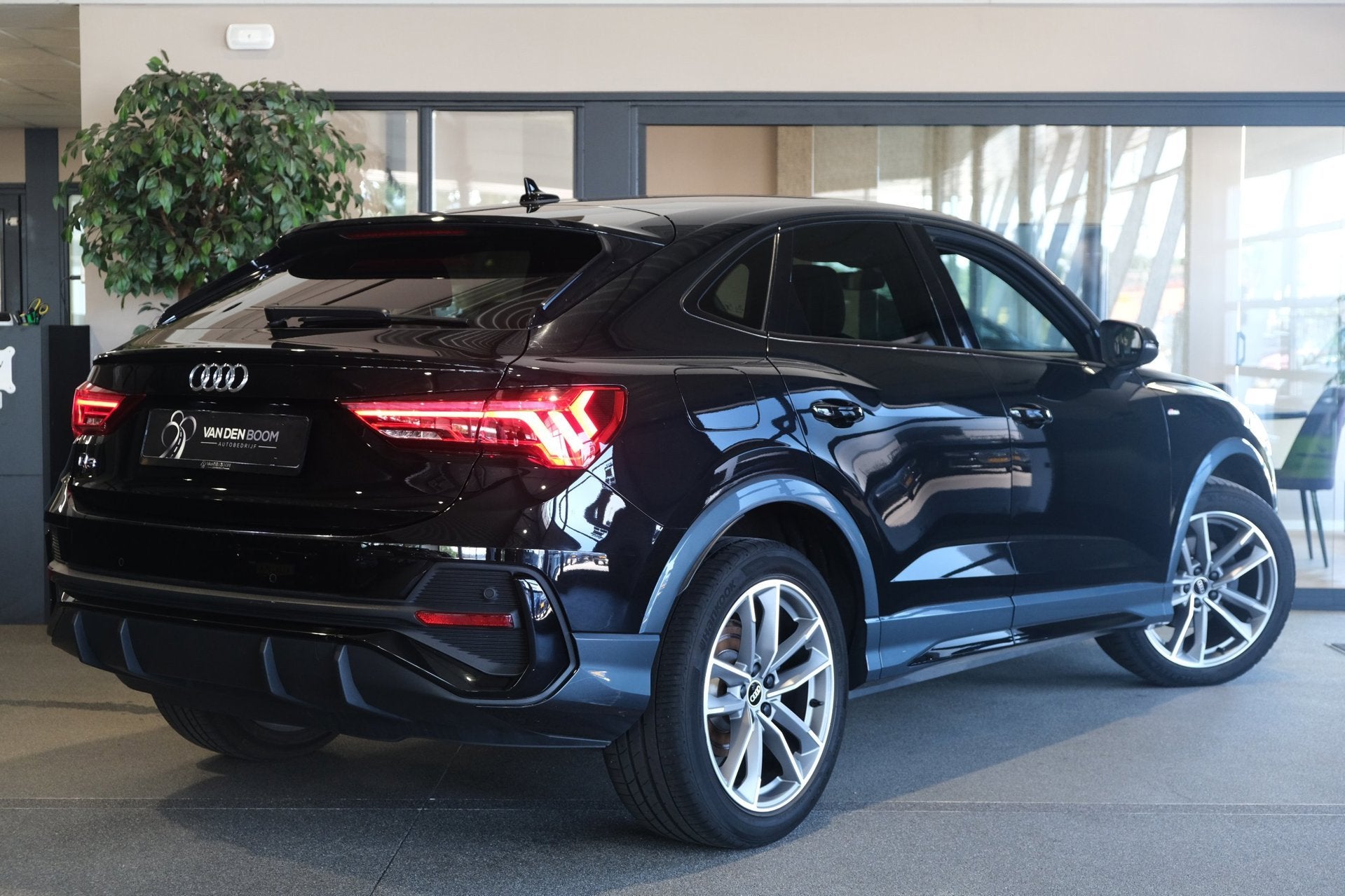 Audi Q3 Sportback 35 TFSI S-Line S-tronic Navi Leder Cruise, 15 km/l, Zwart, 4 cilinders, 150 pk