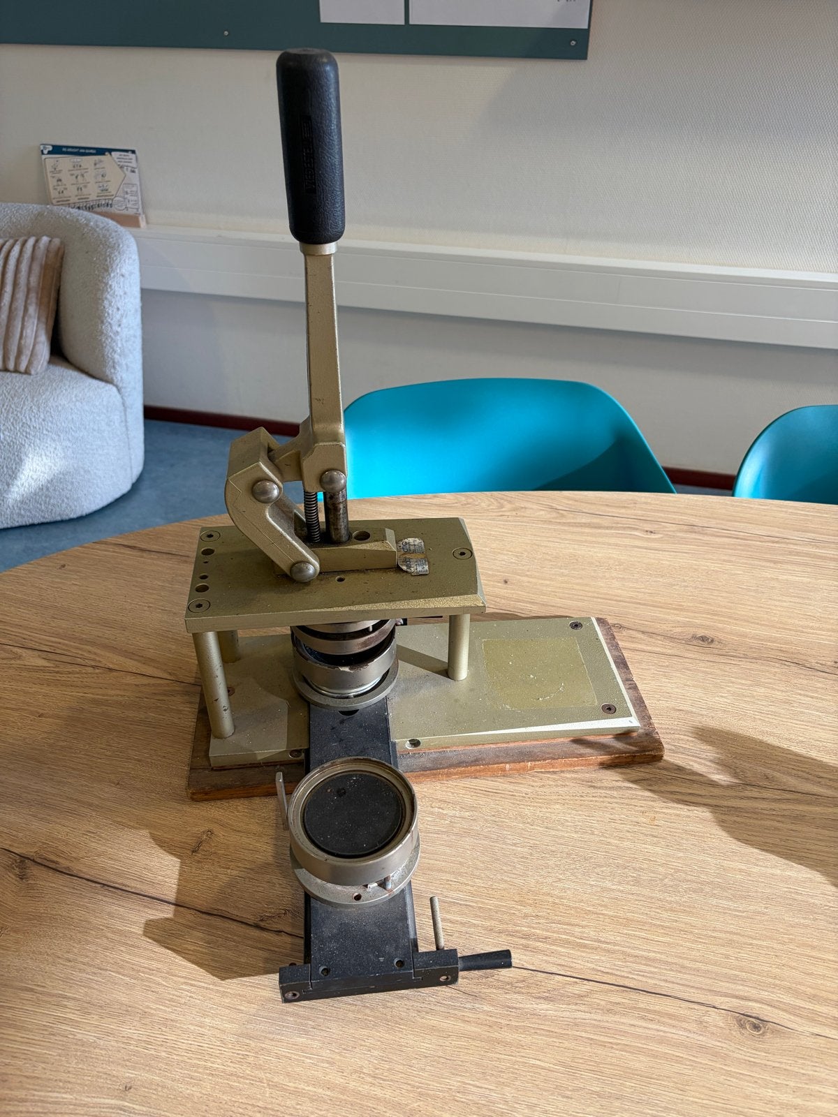 Vintage BadgeMatic handmatige buttonmachine / badgepers, Ophalen, Gebruikt