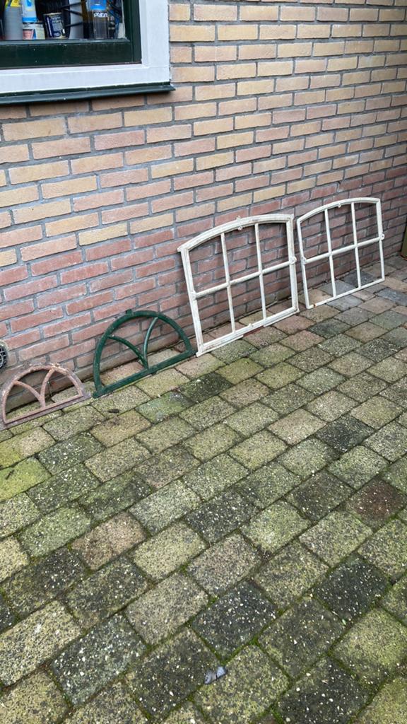 Vier gietijzeren stalramen antiek, Antiek en Kunst, Ophalen