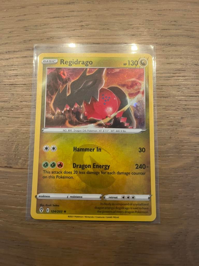 Regidrago 124/203 | Holo | Evolving Skies, Ophalen of Verzenden, Zo goed als nieuw