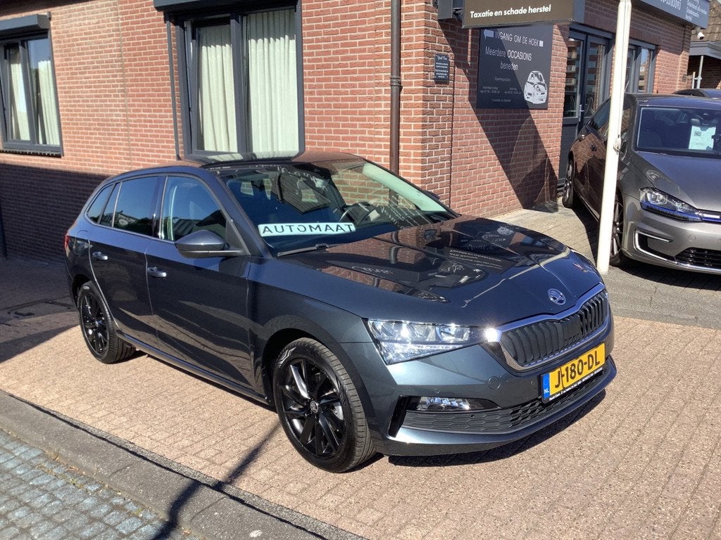 Skoda Scala 1.5 TSI Sport Business automaat, Auto's, Skoda, 4 cilinders, 150 pk, 620 kg, Bedrijf
