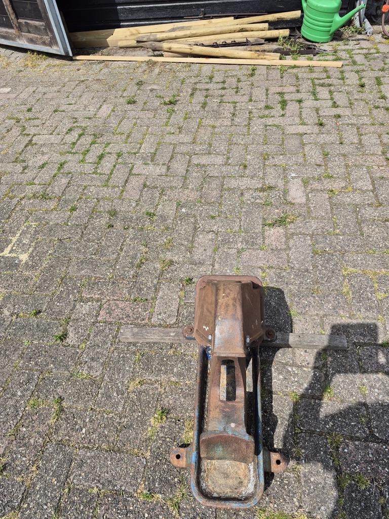 weidepomp / handpomp, Weidegang, 2 of 3 paarden of pony's