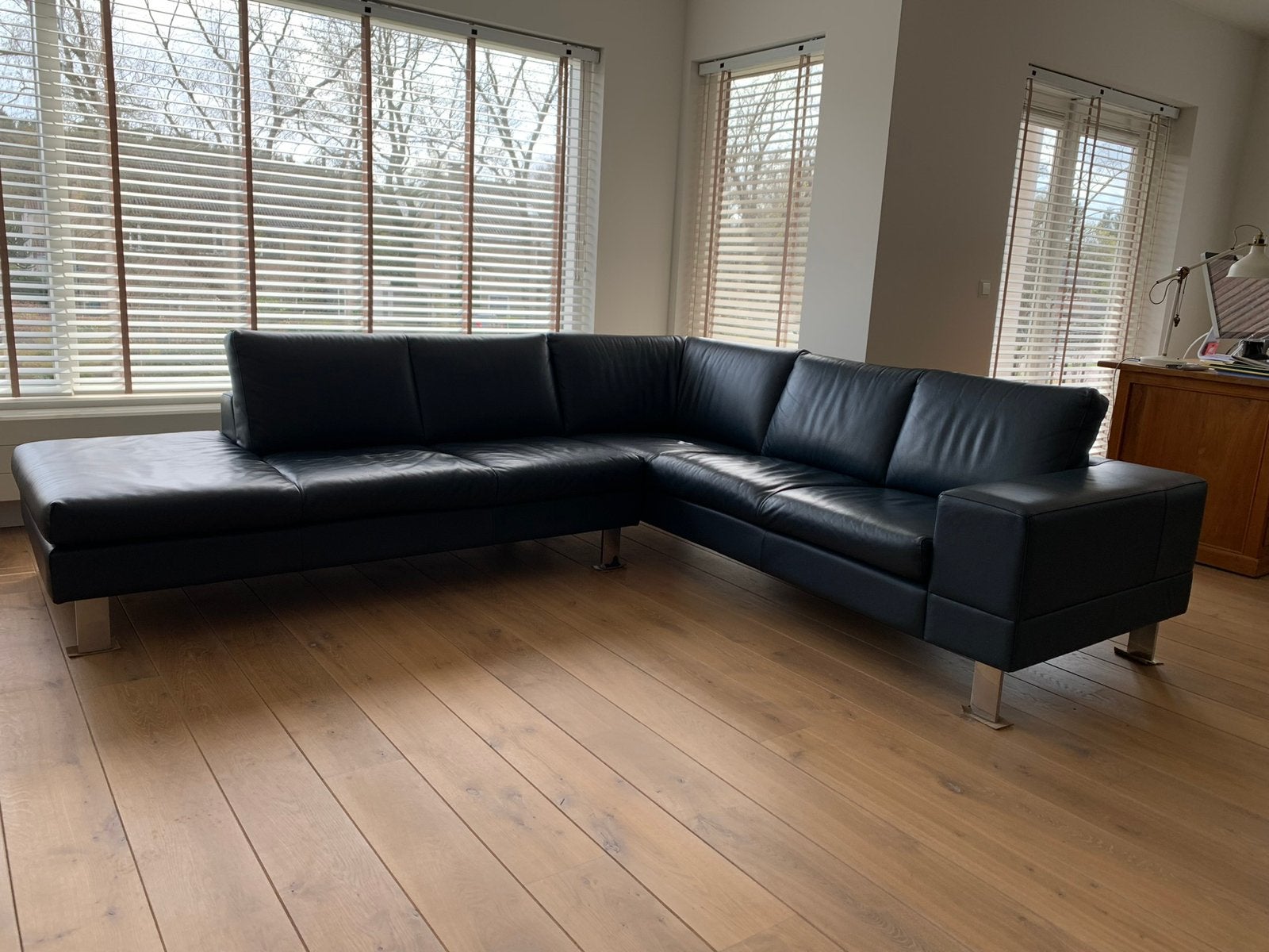 Leolux Antipode design hoekbank in donkerblauw leer, Ophalen, Modern / klassiek / Luxe, Zo goed als nieuw, 200 tot 250 cm