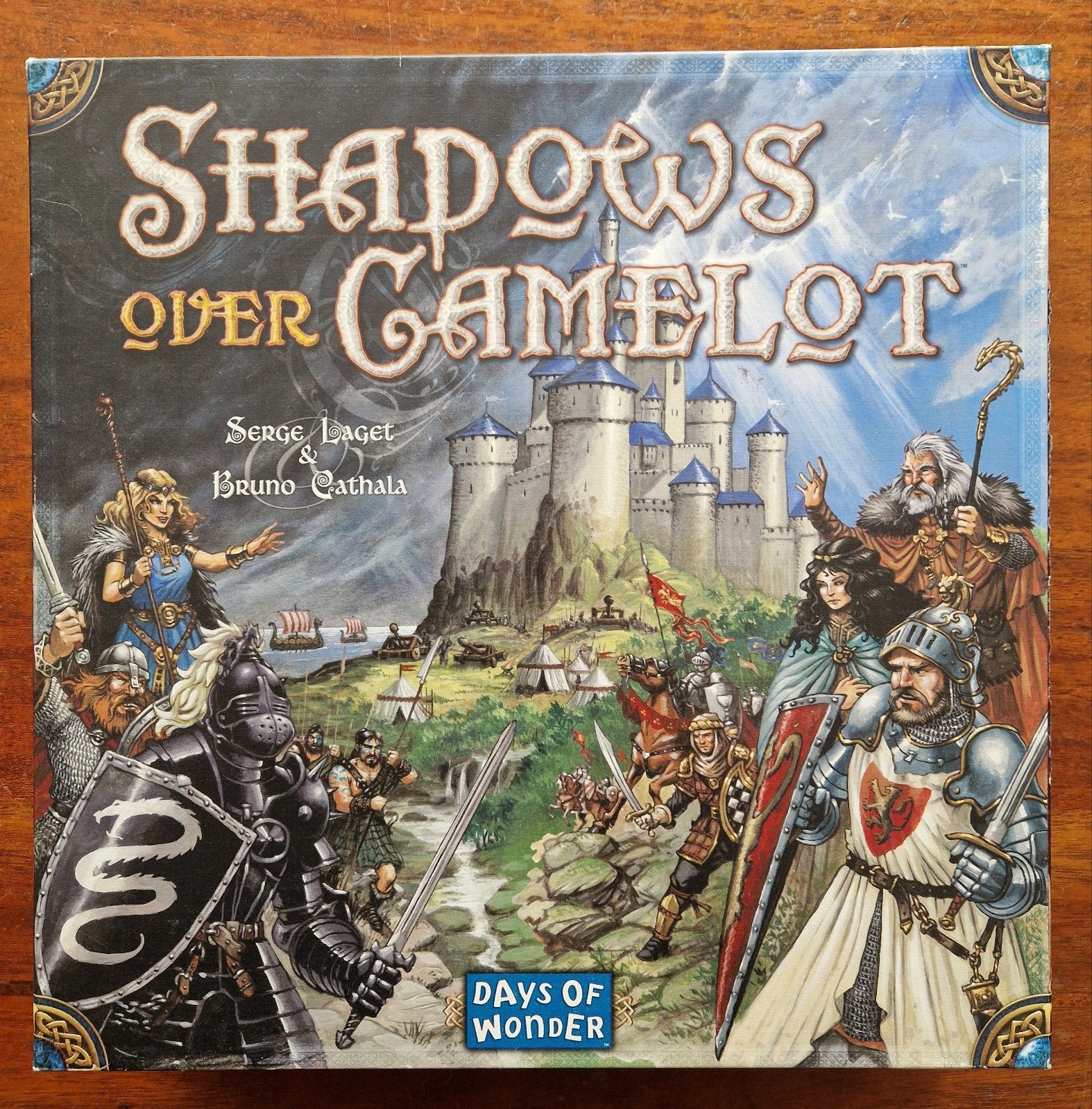 Shadows over Camelot bordspel Engelstalig en in nieuwstaat., Drie of vier spelers, Ophalen of Verzenden, Zo goed als nieuw, Days of Wonder