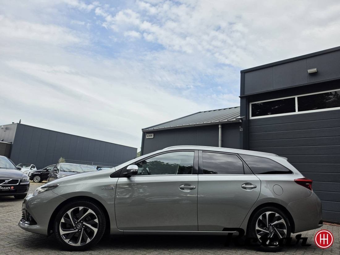 Toyota Auris Touring Sports - 1.8 Hybrid Dynamic/Navi/Camera, Auto's, Toyota, Automaat, Gebruikt, Euro 6, 4 cilinders