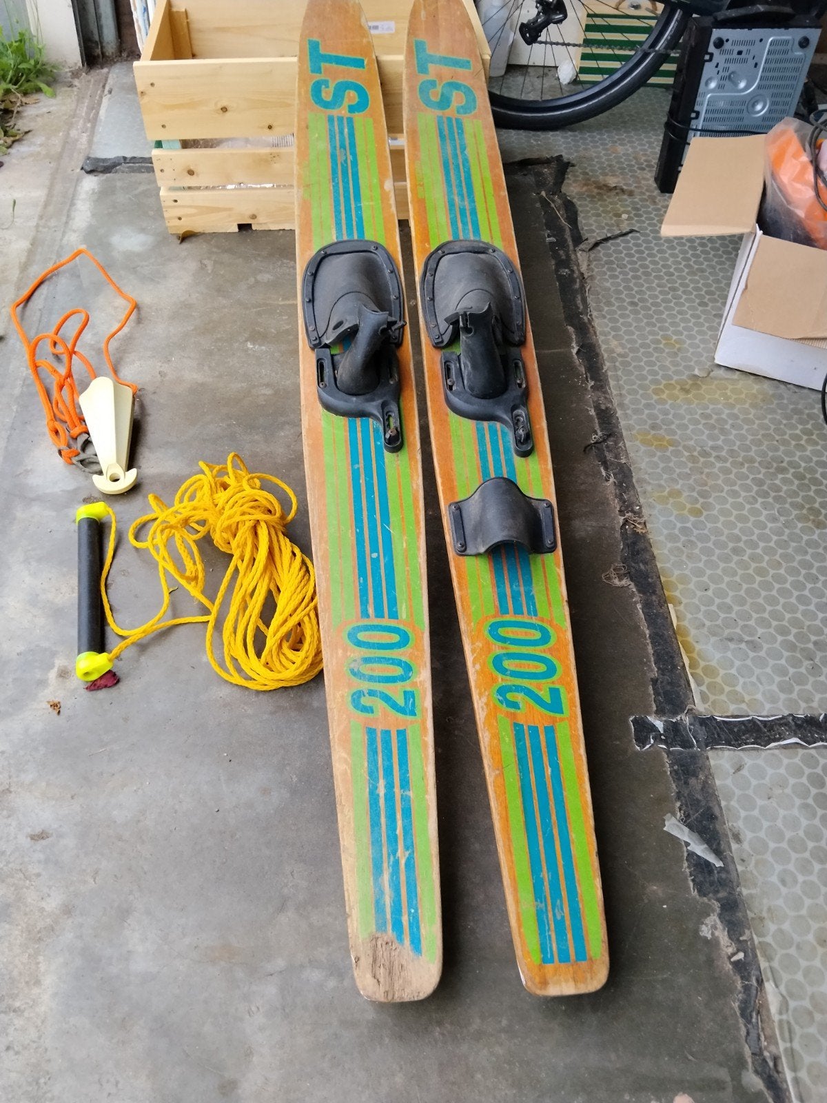 Vintage Waterski's ST 200 met touw en handvat, Watersport en Boten, Waterski's, Ophalen of Verzenden