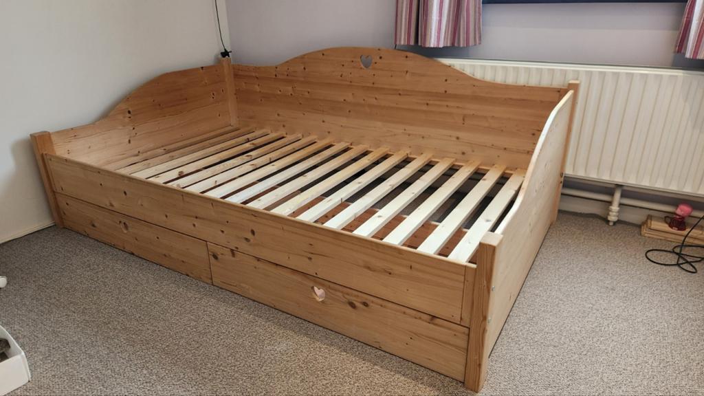 Massief houten kinderbed twijfelaar 120 x 200 cm izgs, Ophalen, Zo goed als nieuw, Twijfelaar, 120 cm