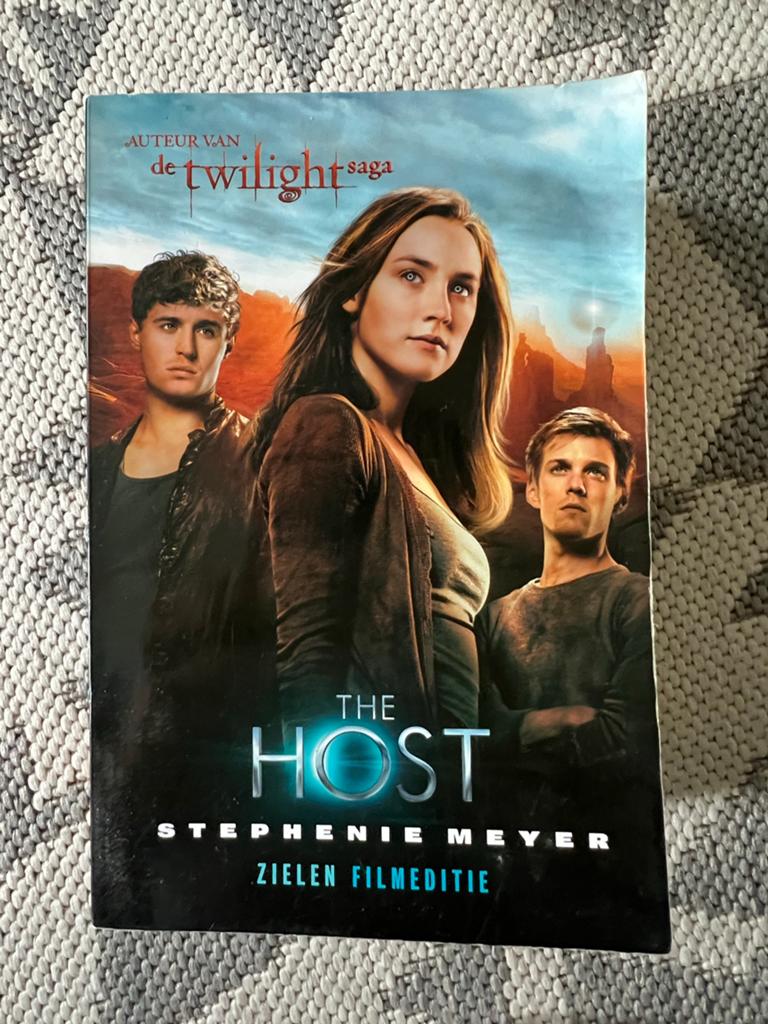 The Host - Stephenie Meyer (Zielen Filmeditie), Boeken, Ophalen of Verzenden, Gelezen, Nederland