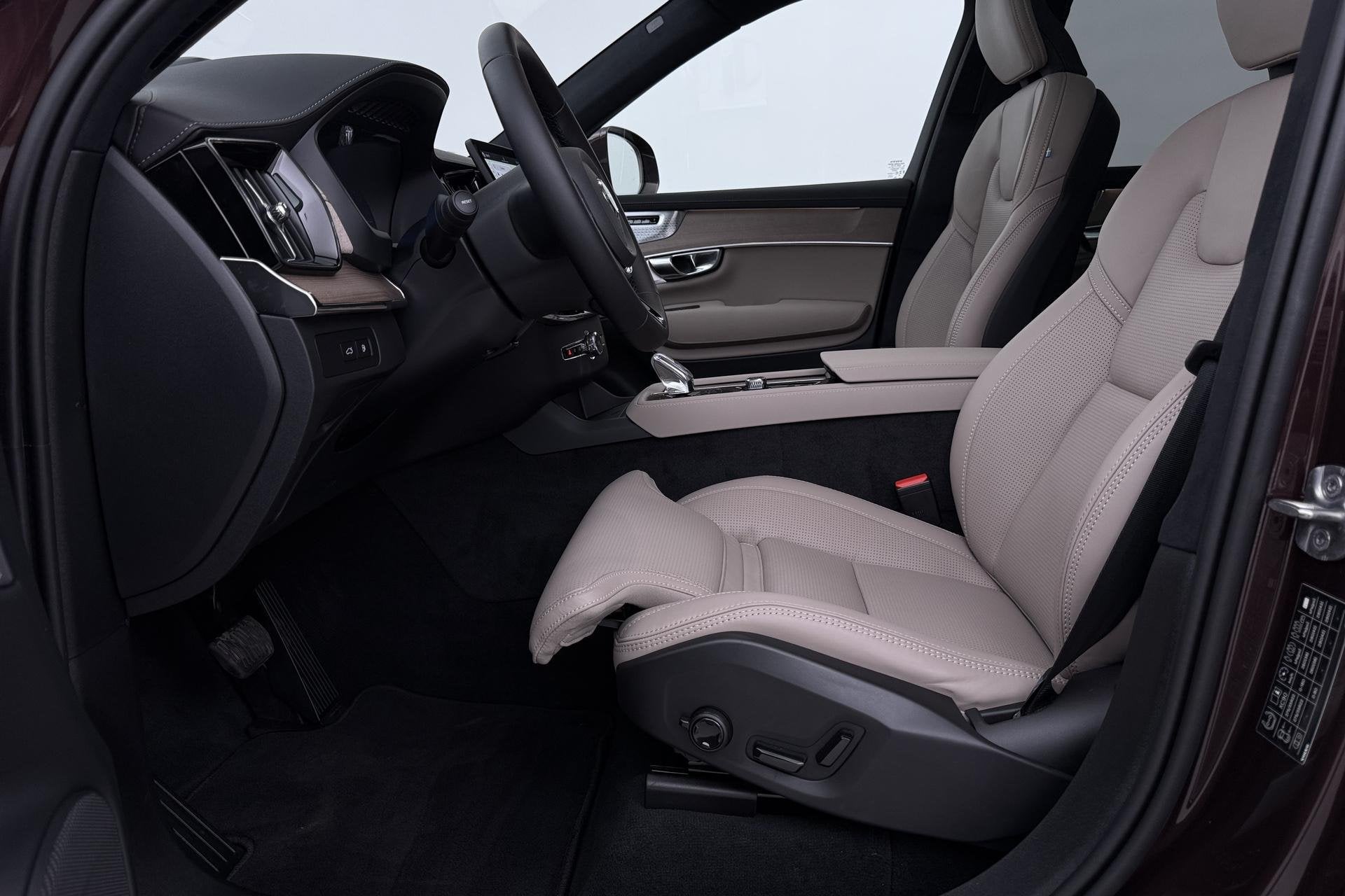 Volvo XC90 T8 Ultra Bright | MY27 | Bowers&Wilkins | Luchtve, Gebruikt, Euro 6, 1969 cc, Vierwielaandrijving