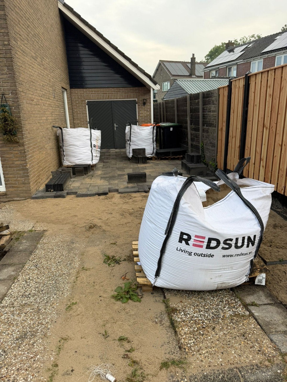 2 bigbags schone tuinaarde gratis af te halen, Ophalen