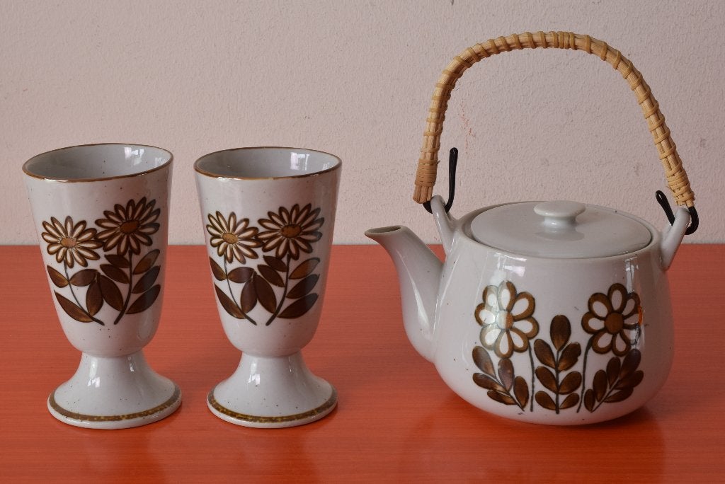 Retro vintage jaren 70 theepot / koffiepot met 2 mokken, Overige merken, Ophalen of Verzenden, Zo goed als nieuw, Aardewerk