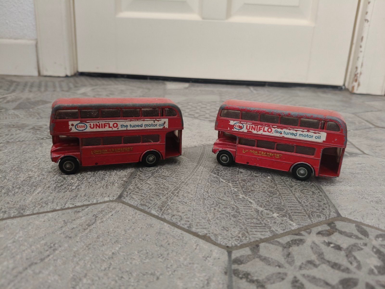 Te koop 2x Vintage Budgie Toys AEC Routemaster dubbeldekkerb, Ophalen of Verzenden, Gebruikt, Bus of Vrachtwagen