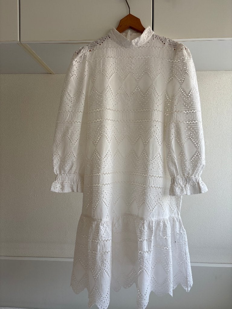 Hugo Boss dames jurk wit mt.40 te koop, Maat 38/40 (M), Wit, Ophalen of Verzenden, Zo goed als nieuw
