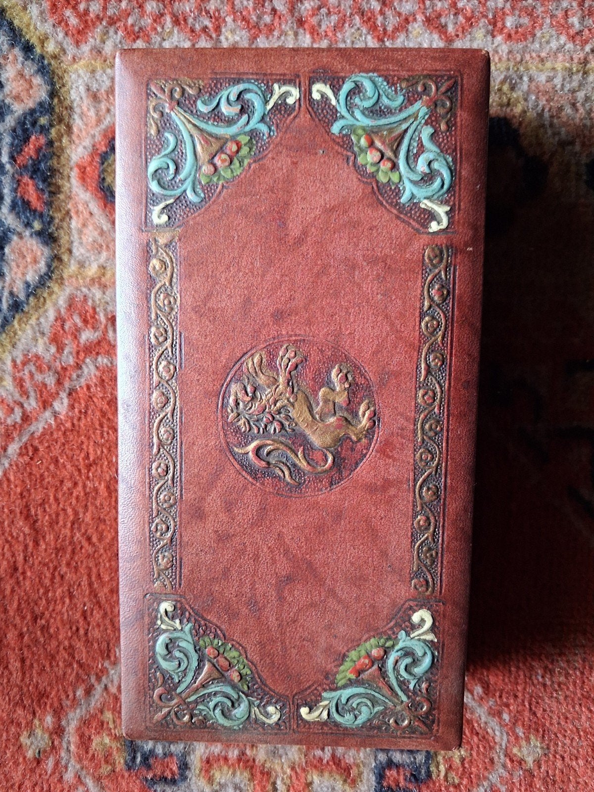 Decoratieve Houten Doos met Reliëf en Oosterse Motieven, Antiek en Kunst, Ophalen of Verzenden