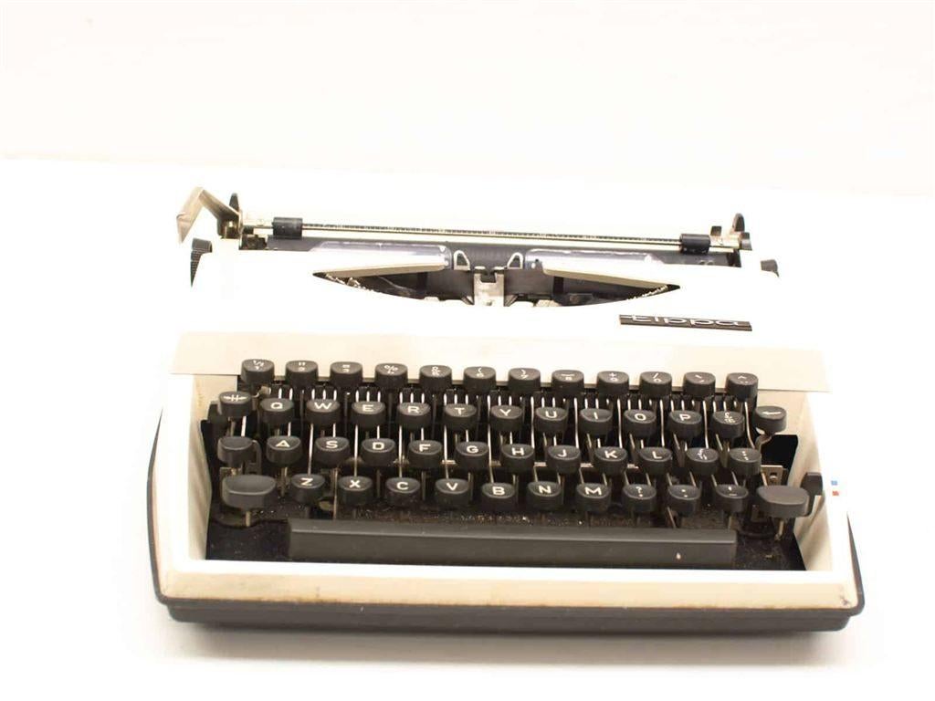 Triumph Tippa typmachine 22395, Ophalen of Verzenden, Gebruikt, A4