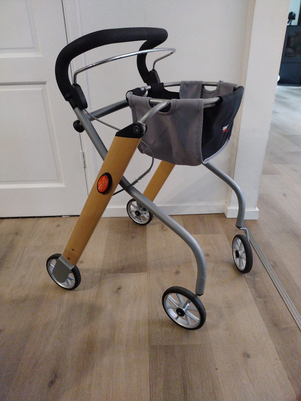 Rollator zgan, Ophalen