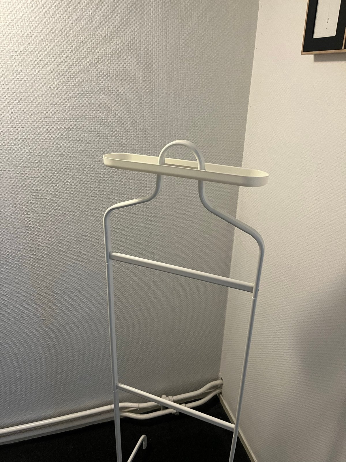 Witte staande kapstok/kledingrek met legplankje, Ophalen, Gebruikt, Metaal, Staande kapstok