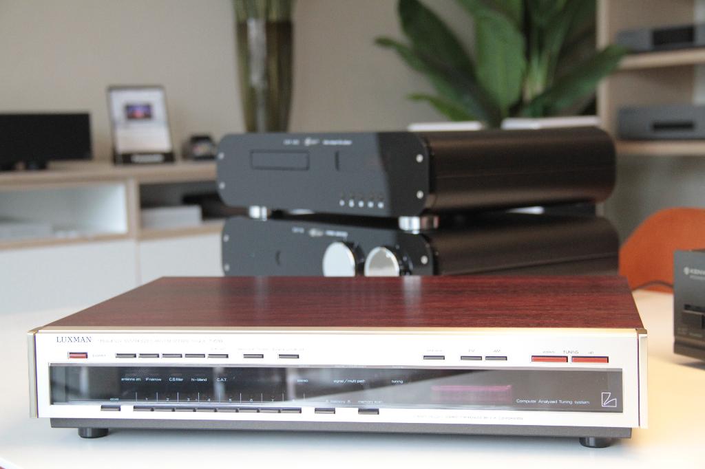 Luxman T 530 Tuner, Mail, Ophalen of Verzenden, Zo goed als nieuw, Post