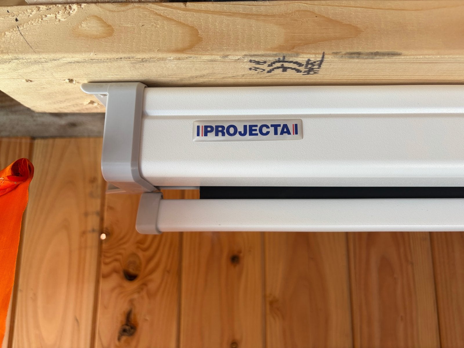 Projecta projectiescherm - Handmatig  oprolbaar, Ophalen, Handmatig, Zo goed als nieuw