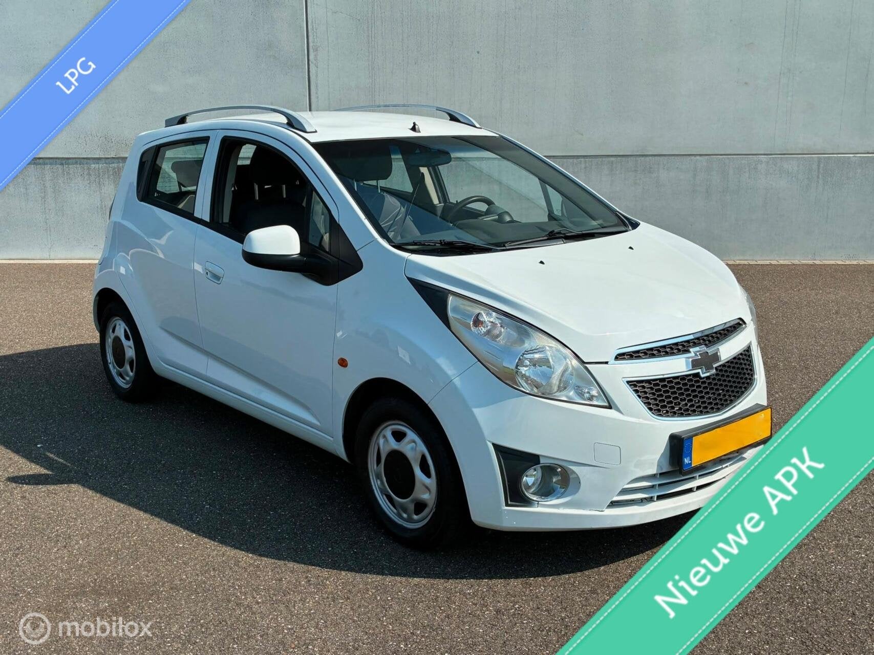 Chevrolet Spark 1.0 16V Benzine / LPG AIRCO 5 DEURS EURO 5, Euro 5, Gebruikt, 4 cilinders, Wit