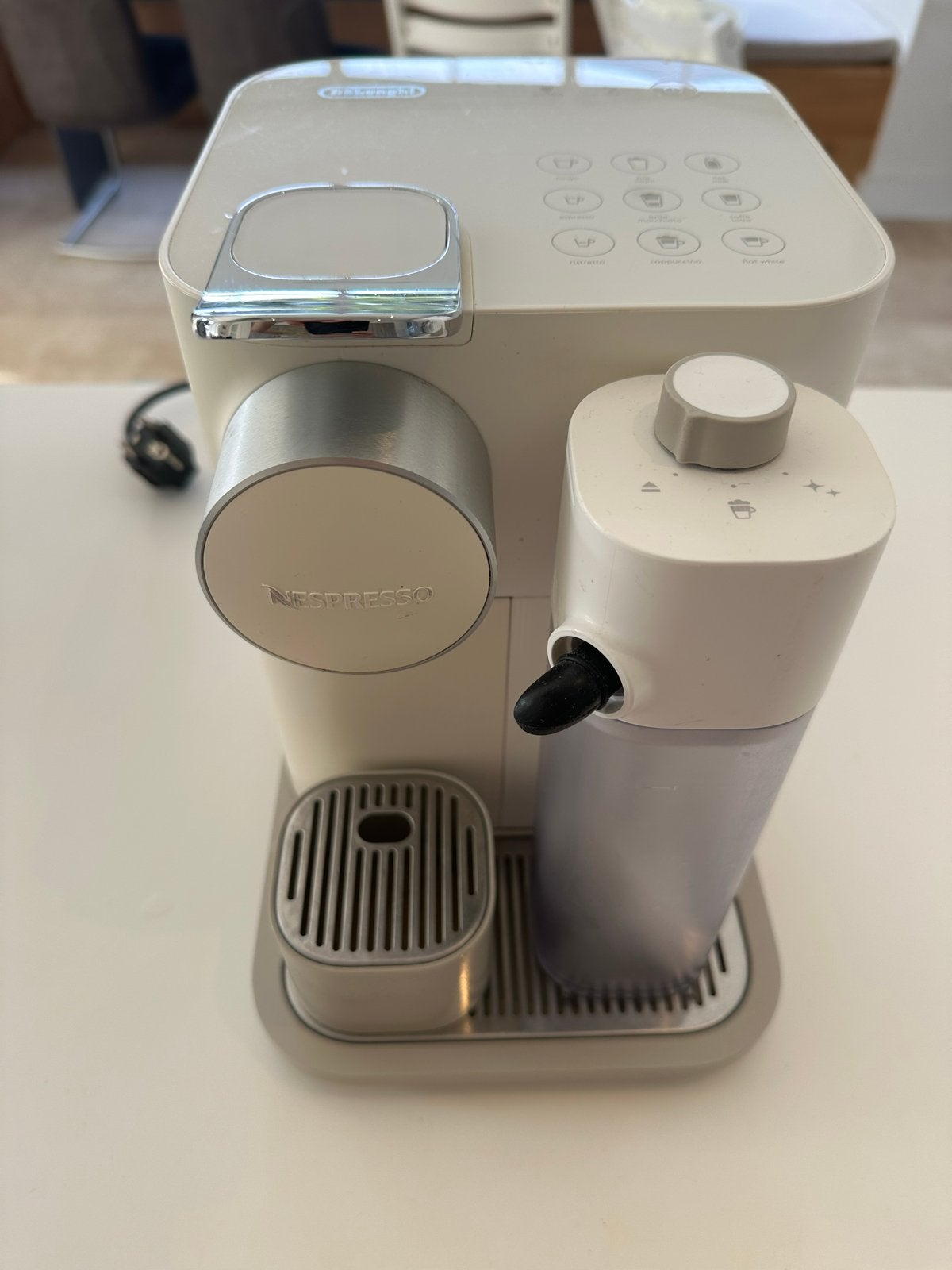 Nespresso De'Longhi Lattissima One Koffiemachine, Koffiemachine, Ophalen of Verzenden, 1 kopje, Niet werkend