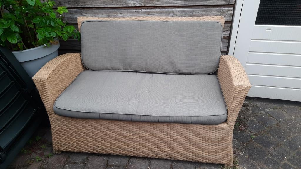 Gratis af te halen: Loungeset met 2-zitsbank en 2 stoelen, Ophalen