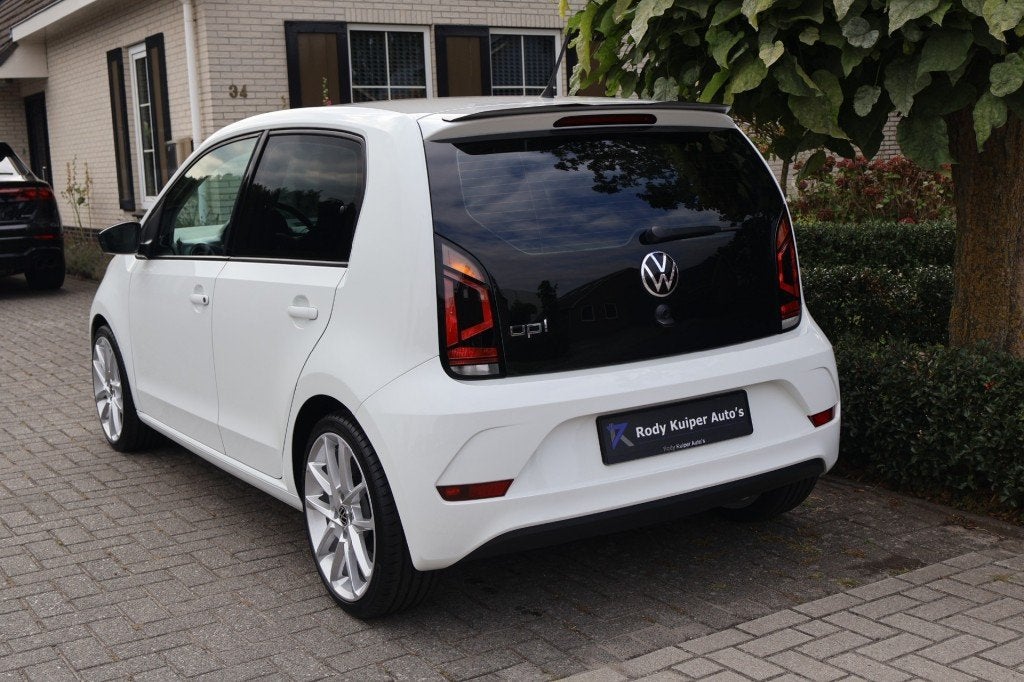 Volkswagen UP 1.0 (65pk) Airco/Lane assist/DAB/17 Inch/Stoel, Auto's, Volkswagen, 65 pk, Gebruikt, Up!, 4 stoelen
