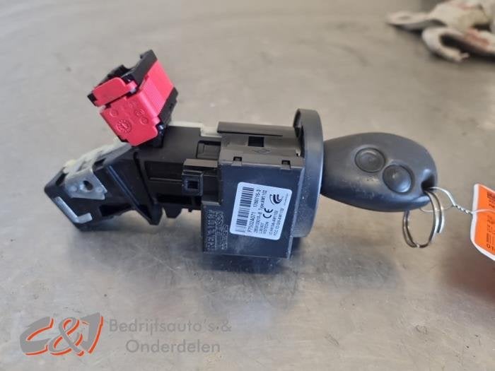 Kontaktslot + Sleutel van een Renault Trafic, Gebruikt, -, Renault, -