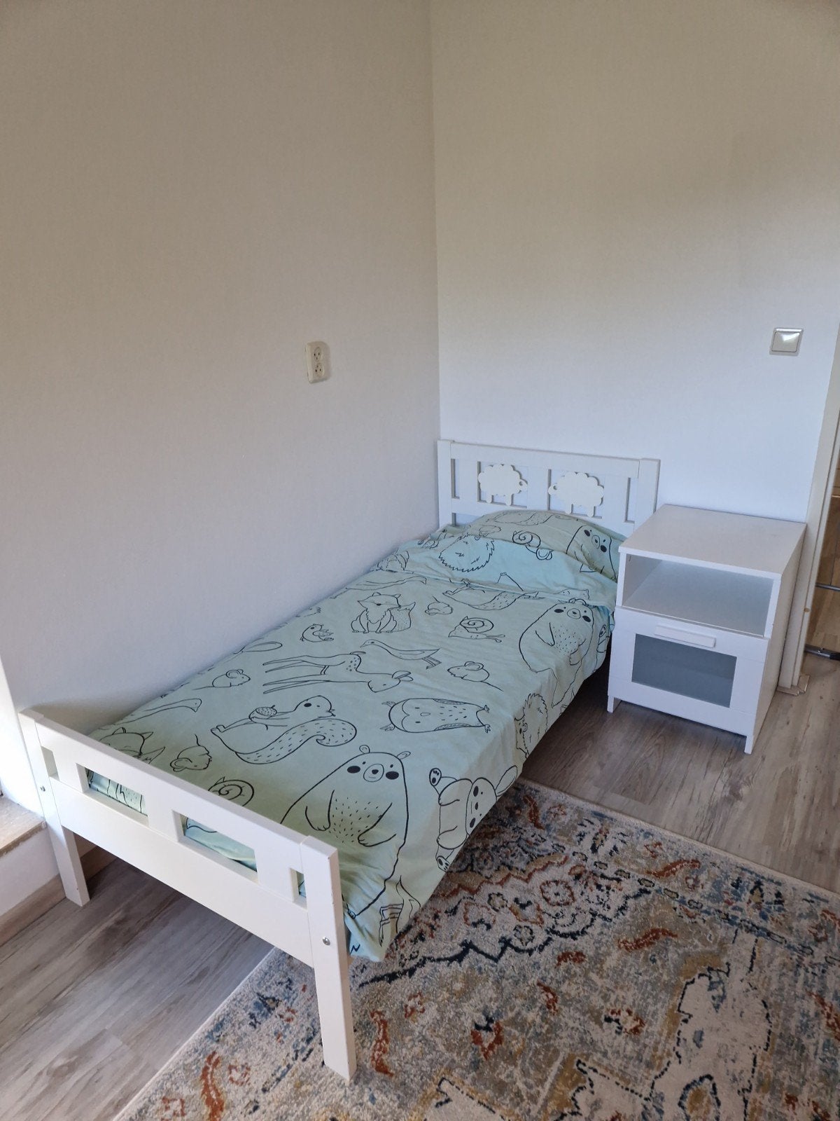 IKEA Sundvik kinderbed met lattenbodem en matras, Ophalen, Gebruikt, Wit, 190 cm of minder