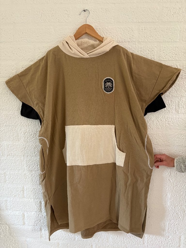Surf-/zwemponcho, Kleding | Dames, Overige typen, Nieuw, Ophalen of Verzenden, Meerkleurig