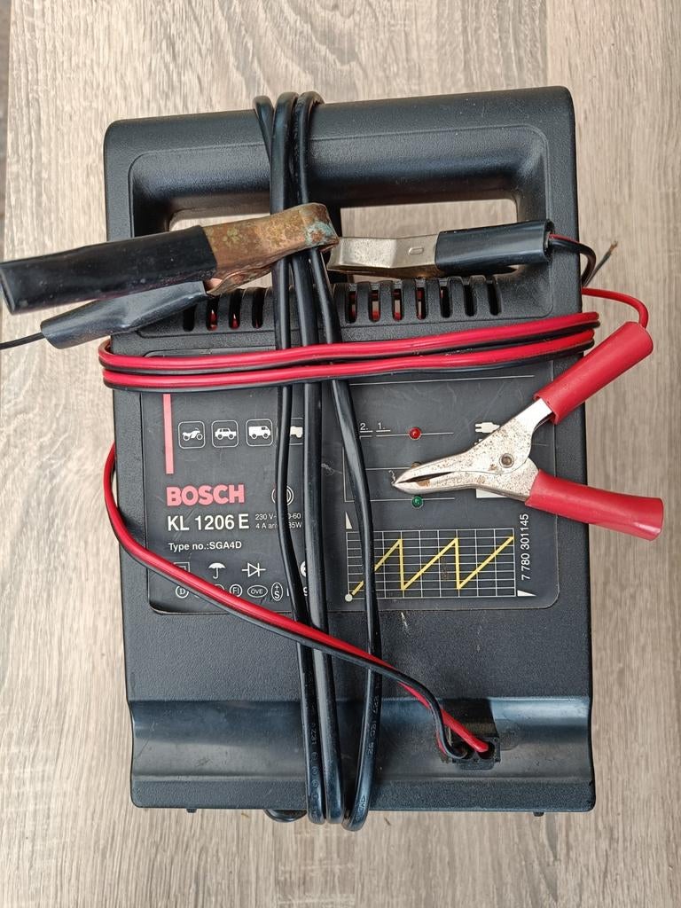 Bosch Acculader KL 1206 E - Gebruikt, Ophalen of Verzenden, Gebruikt, Universele onderdelen