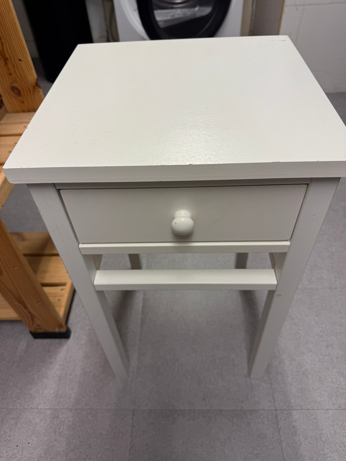witte bijzettafel nachtkastje met lade, 45 tot 60 cm, Minder dan 55 cm, Gebruikt, Vierkant
