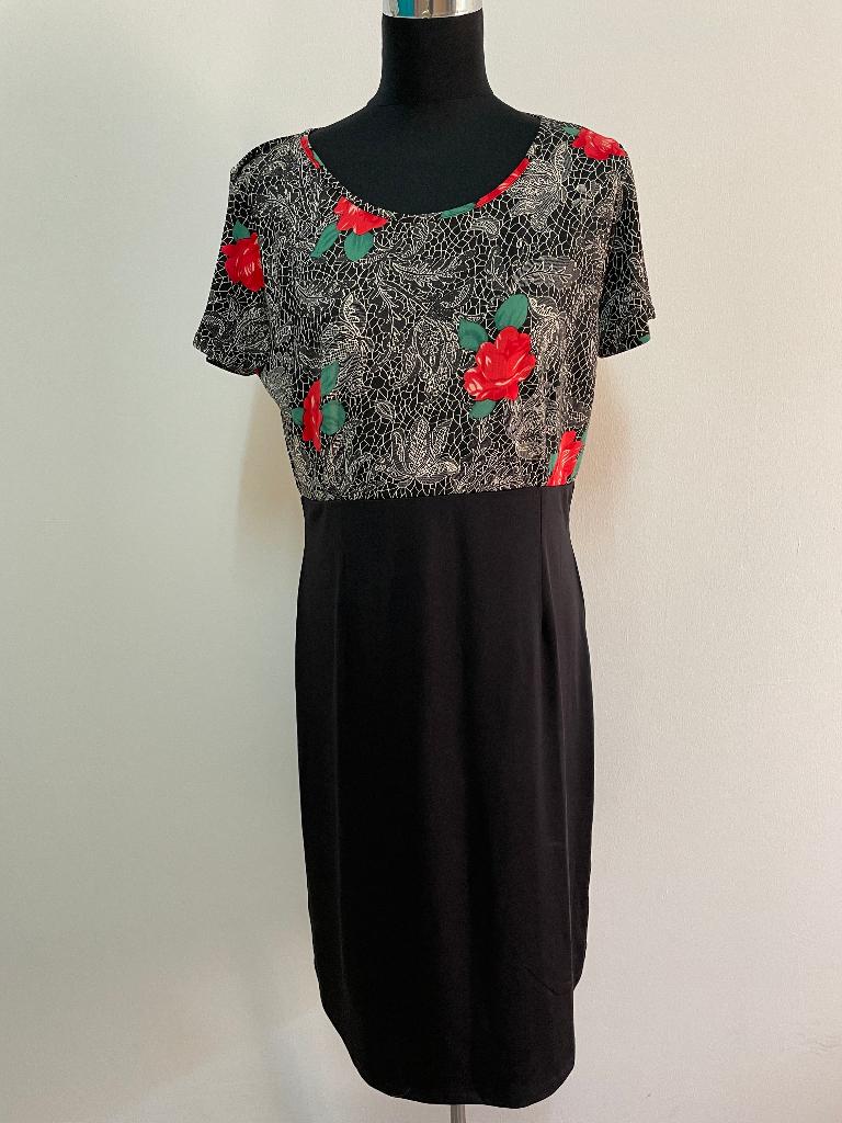 J205 - Fleurige King Louie jurk maat XL (1), Kleding | Dames, Jurken, Ophalen of Verzenden, Zo goed als nieuw, Maat 46/48 (XL) of groter