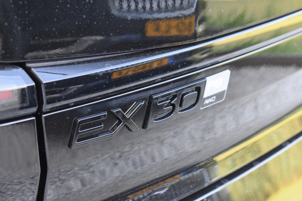 Volvo EX30 P8 428pk AWD Ultra Black Edition Europa 20'', Auto's, Volvo, Automaat, 0 cilinders, Zwart, Nieuw