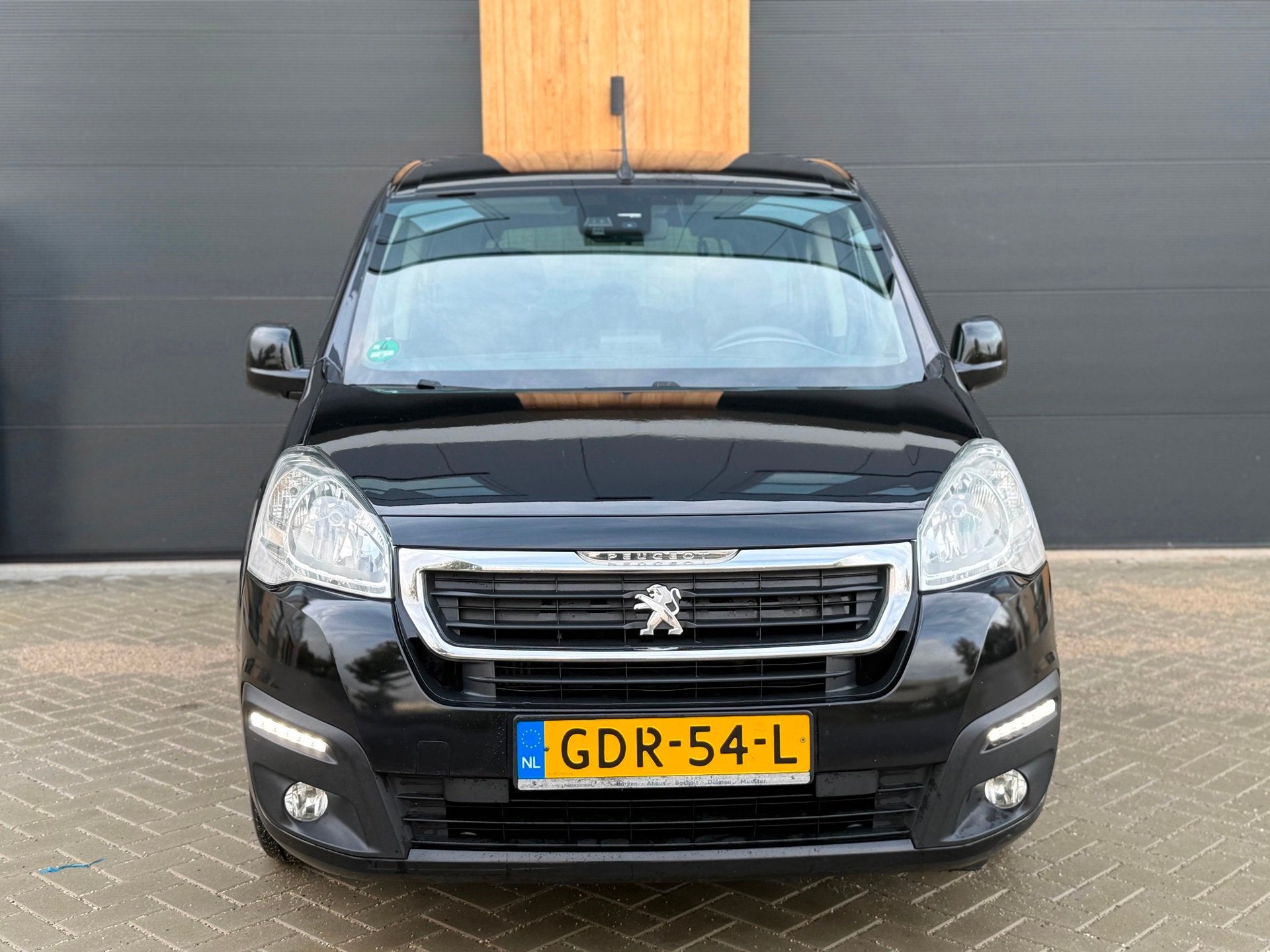 Peugeot Partner Tepee 1.6 BlueHDi Allure 100PK (bj 2018) 5P|, Auto's, Voorwielaandrijving, Stof, Gebruikt, Euro 6