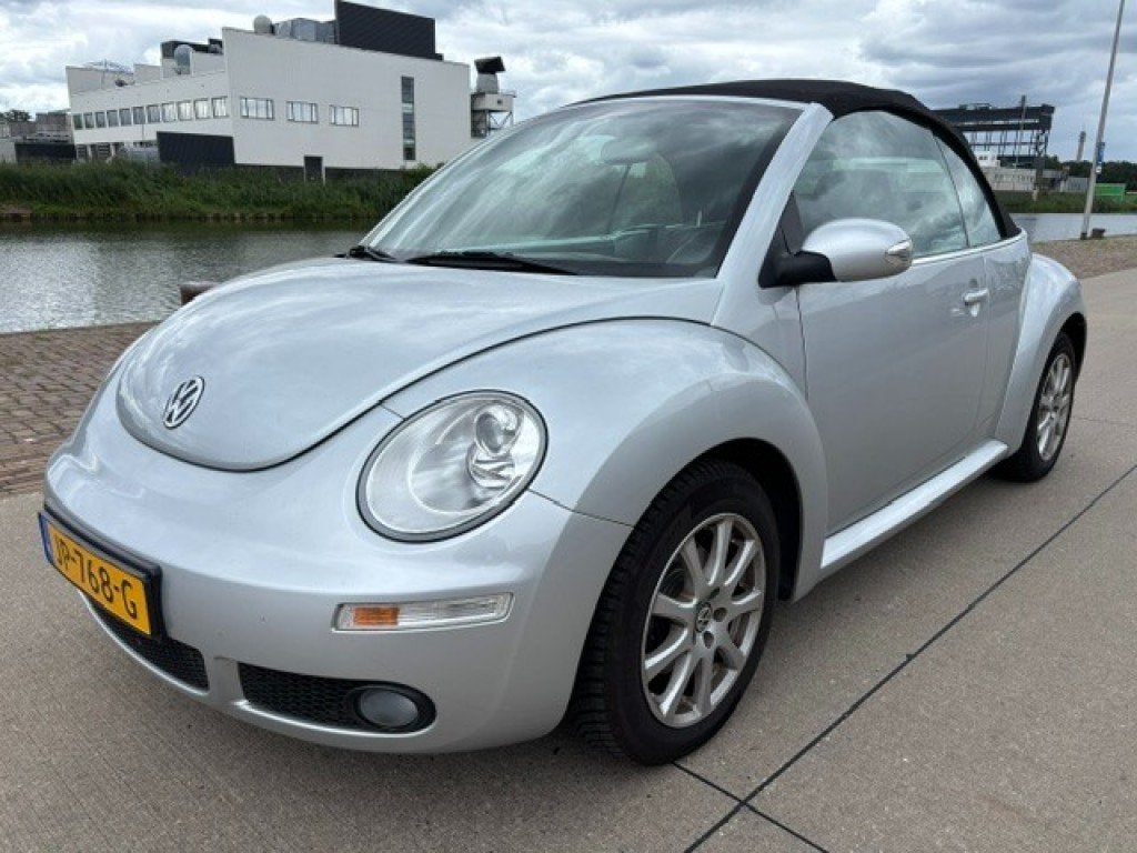 Volkswagen NEW BEETLE 1.4-16V TRENDLINE, Gebruikt, Beetle (Kever), 4 cilinders, Cabriolet