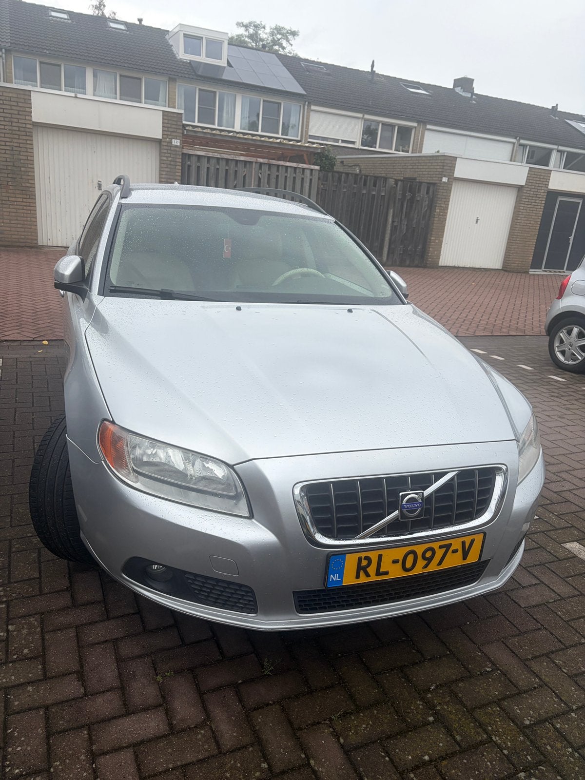 Volvo V70 automaat bak NİEUWE APK , Grijs kleur, Auto's, 1800 kg, Beige, 163 pk, Stationwagon