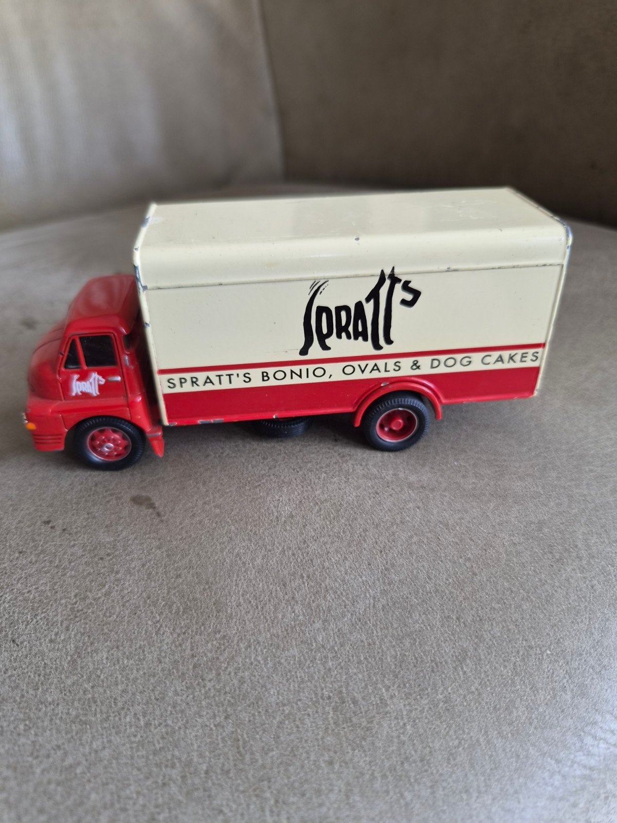 Corgi Toys Spratt's Bonio Truck - Vintage Model, Overige merken, Gebruikt, 1:50 of kleiner, Ophalen of Verzenden