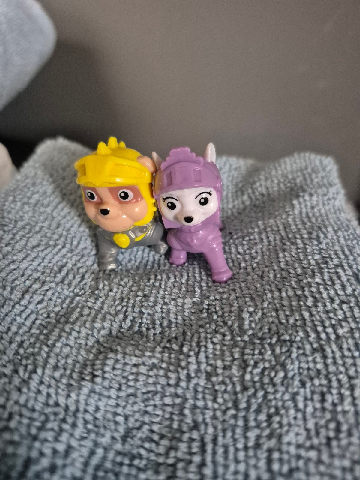 Paw Patrol Rubble & Everest Ridderfiguurtjes, Ophalen of Verzenden, Zo goed als nieuw, Jongen of Meisje