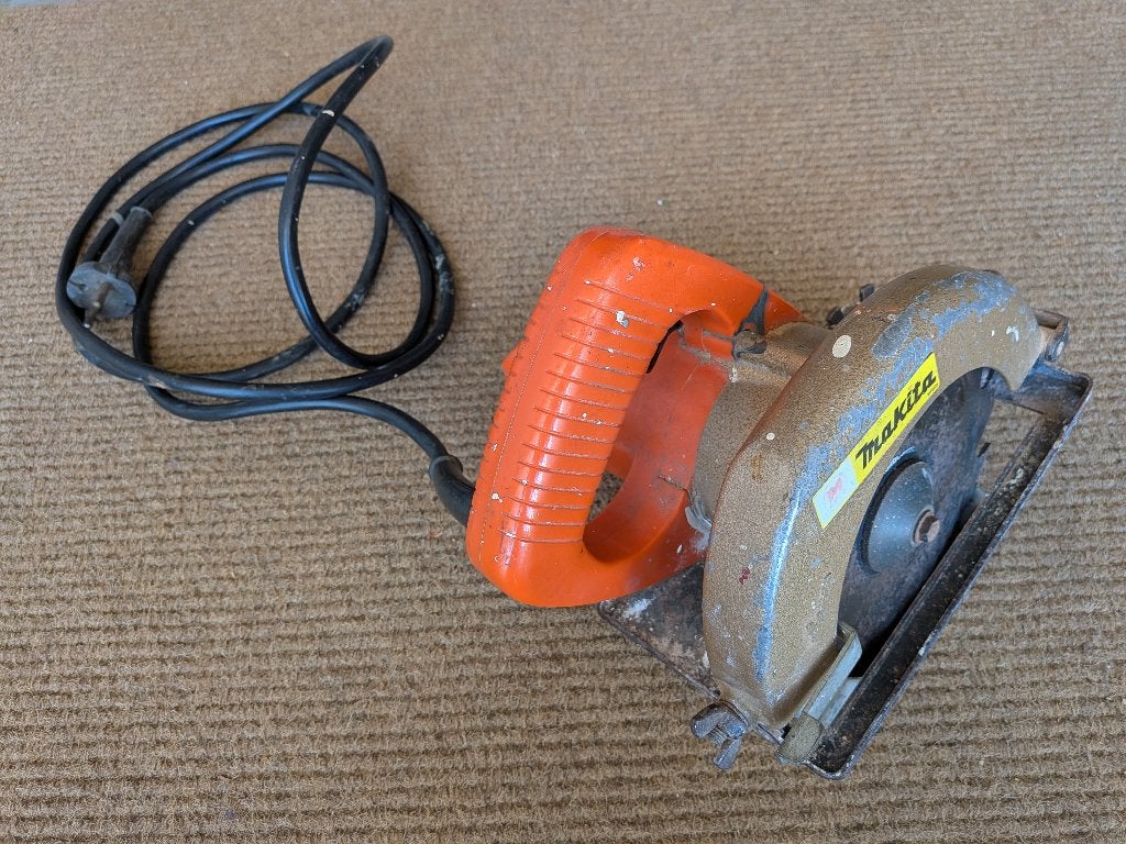 Makita 5600NB-A 800 W 56 mm handcirkelzaag, Ophalen, Cirkelzaag, 600 tot 1200 watt, Zo goed als nieuw