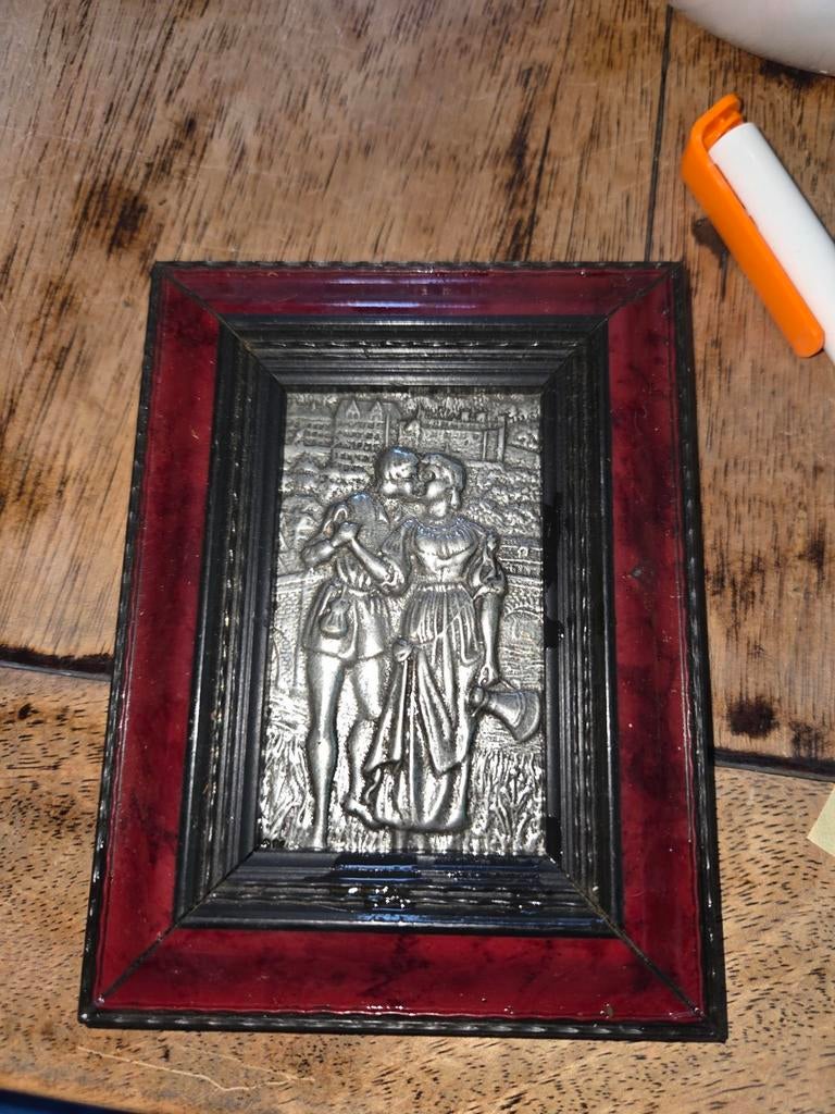 Ingelijst tinnen reliëf van Les Etains de Belle Drève, Antiek en Kunst, Antiek | Tin, Ophalen of Verzenden