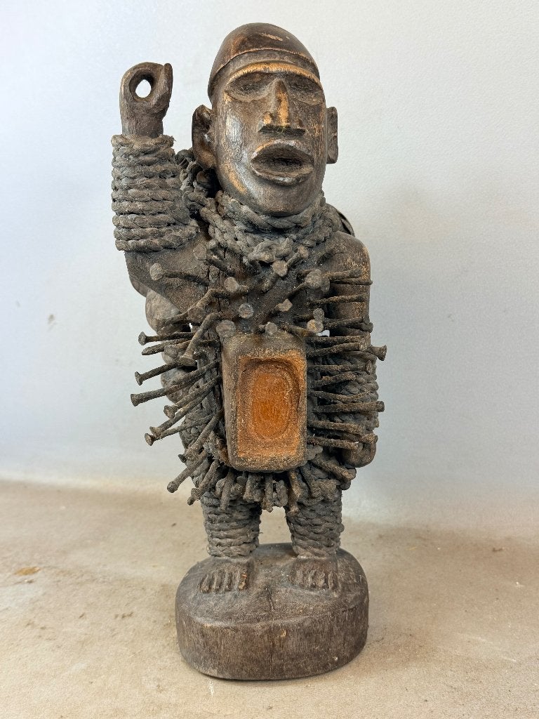 260719 Afrikaans Fetisch Bakongo Nkisi Nkondi statue, Ophalen of Verzenden