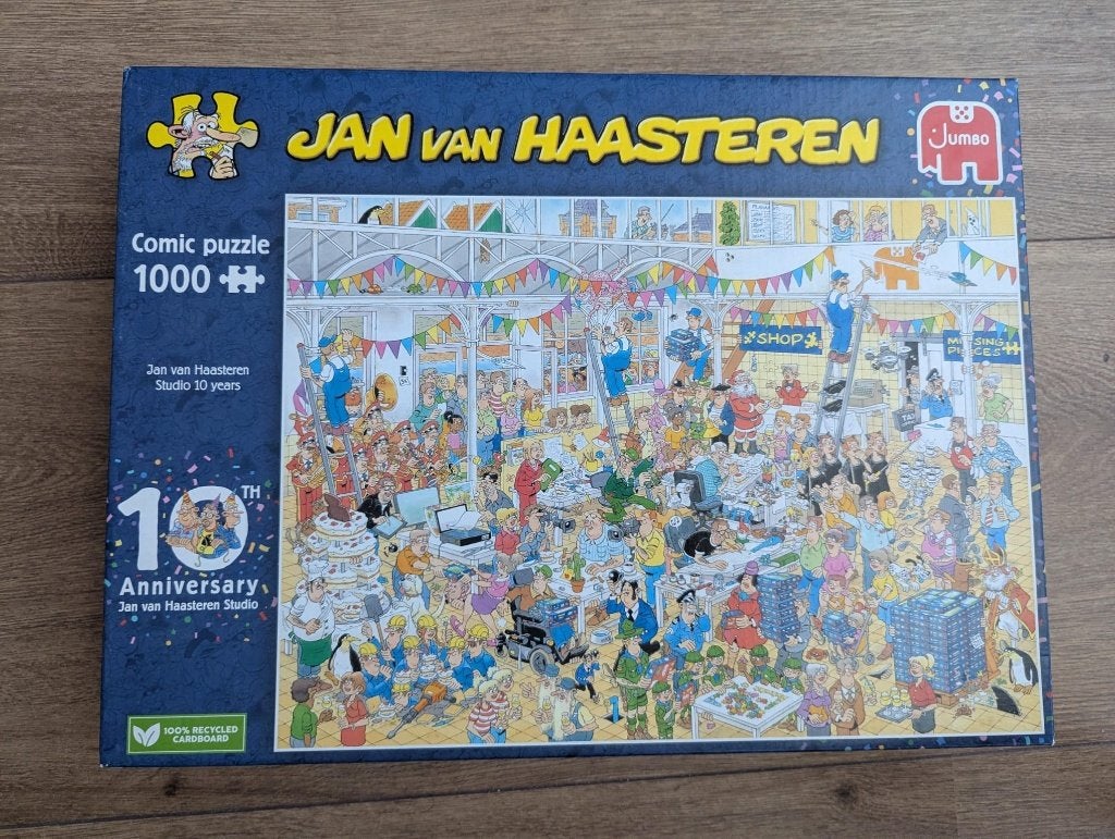 Jan van Haasteren - Studio 10 years, Ophalen of Verzenden, 500 t/m 1500 stukjes, Zo goed als nieuw, Legpuzzel