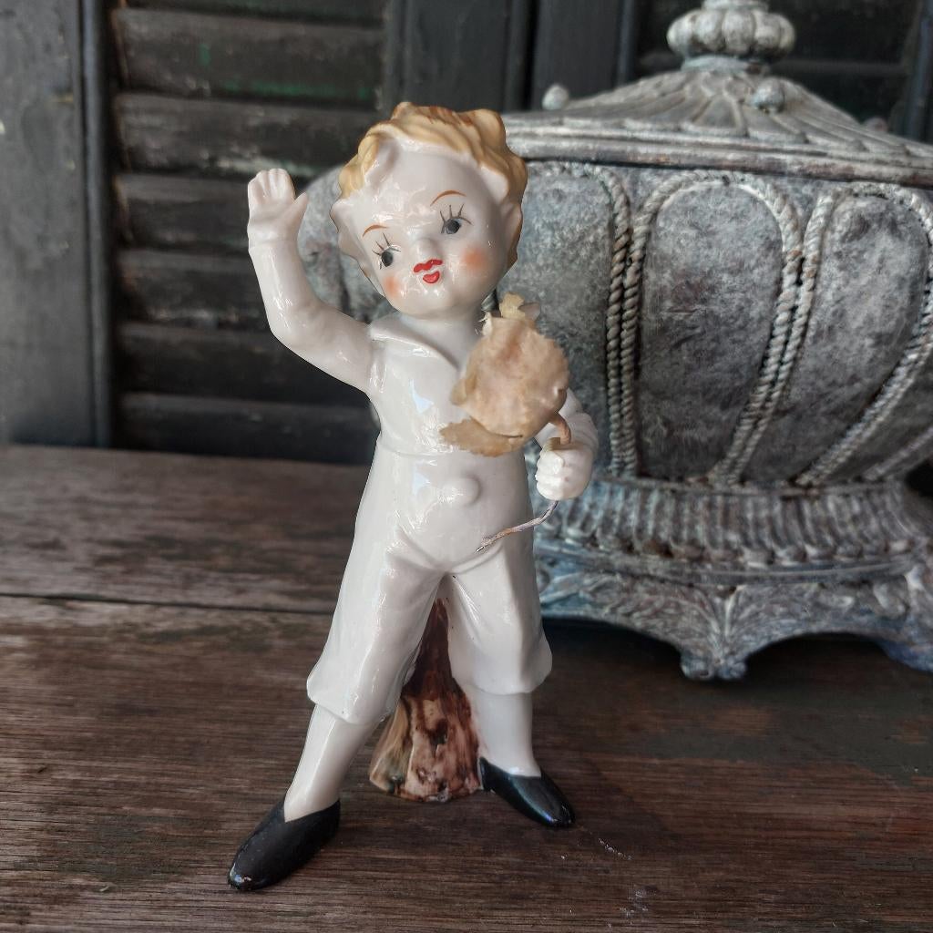 Prachtig brocante porseleinen beeld van een manneke, Ophalen of Verzenden